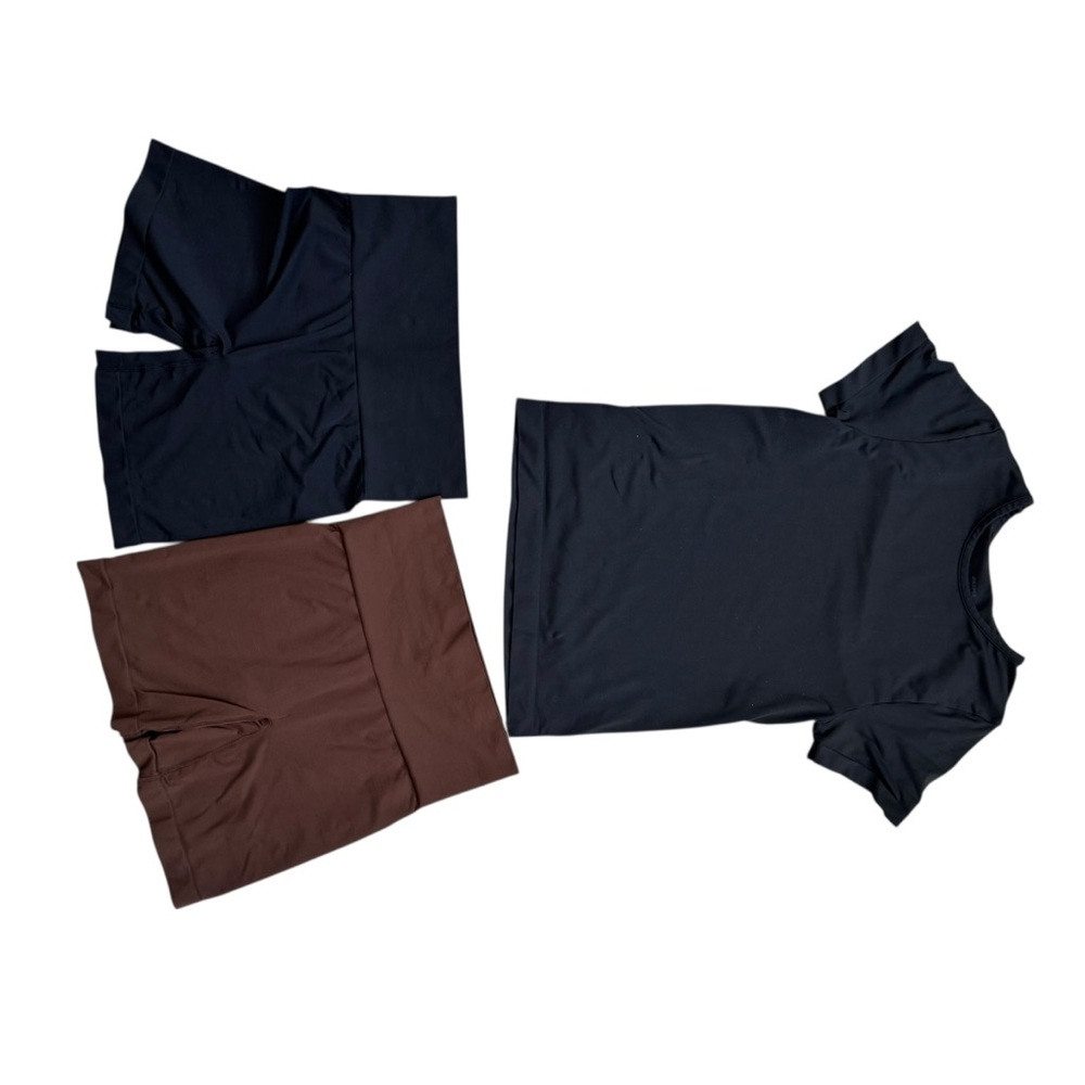 SKIMS SOFT SMOOTHING SEAMLESS BUNDLE - SHORTS & TEE
